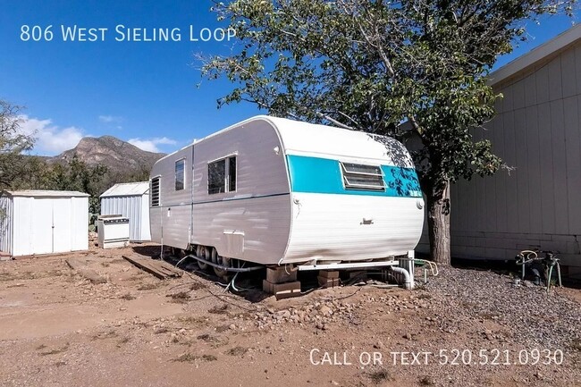 Building Photo - 806 W Sieling Loop