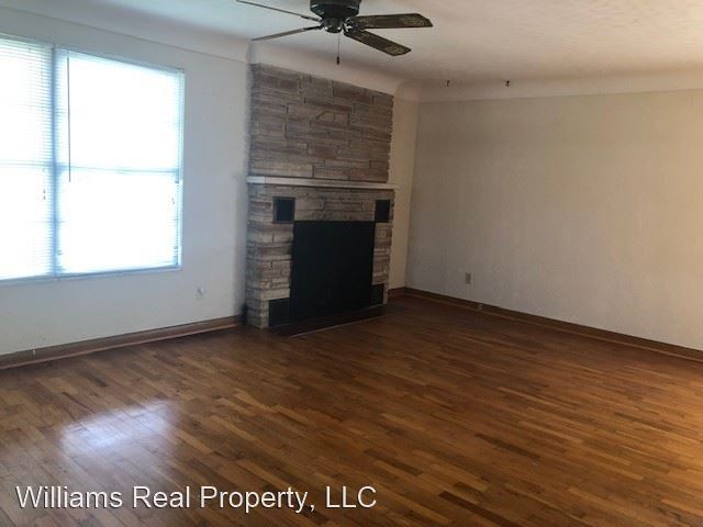 Foto del edificio - 3 br, 1.5 bath House - 102 W. 16th St.