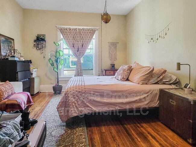 Foto del edificio - 631 Paris Ave SE