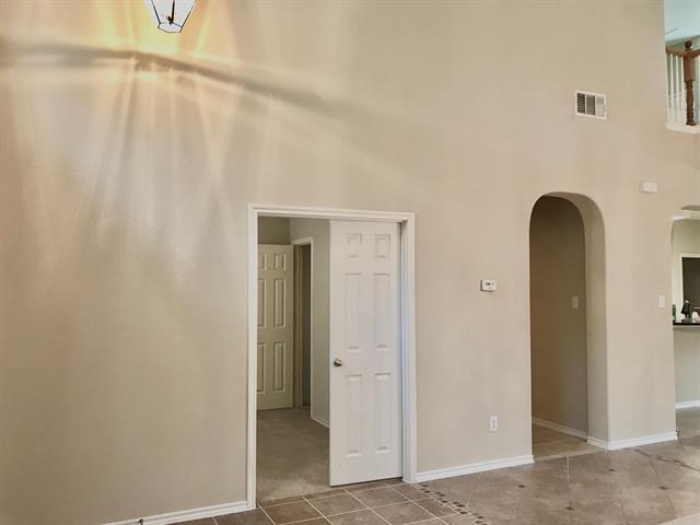 Building Photo - 9116 Clearview Dr