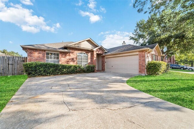 Foto del edificio - 19910 Cresent Creek Dr