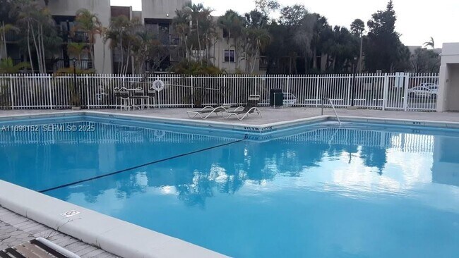 Foto del edificio - 10855 SW 112th Ave