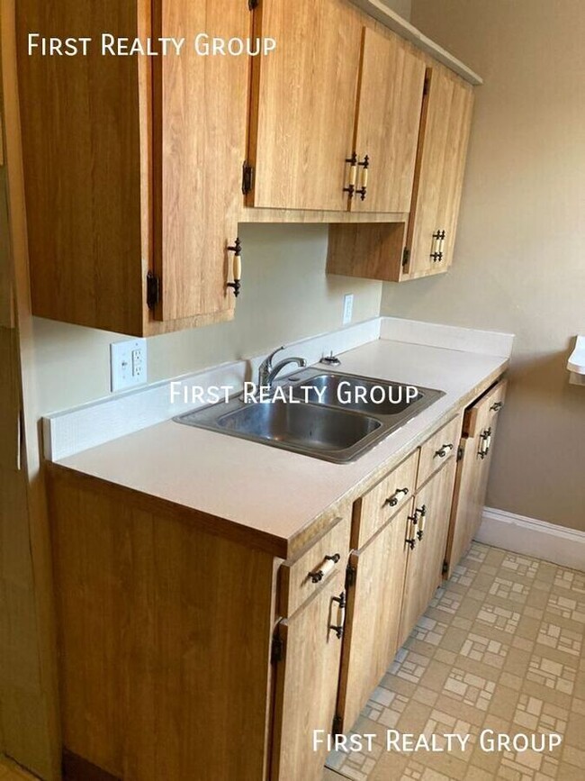 Building Photo - Holiday Move in Special, $100 off 1st mont...