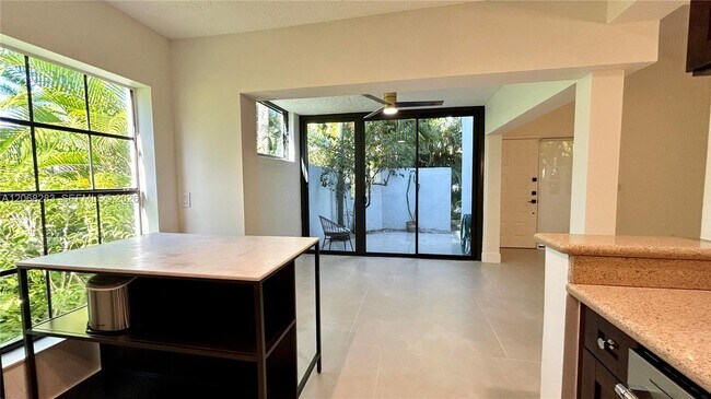 Foto del edificio - 20945 Bay Ct