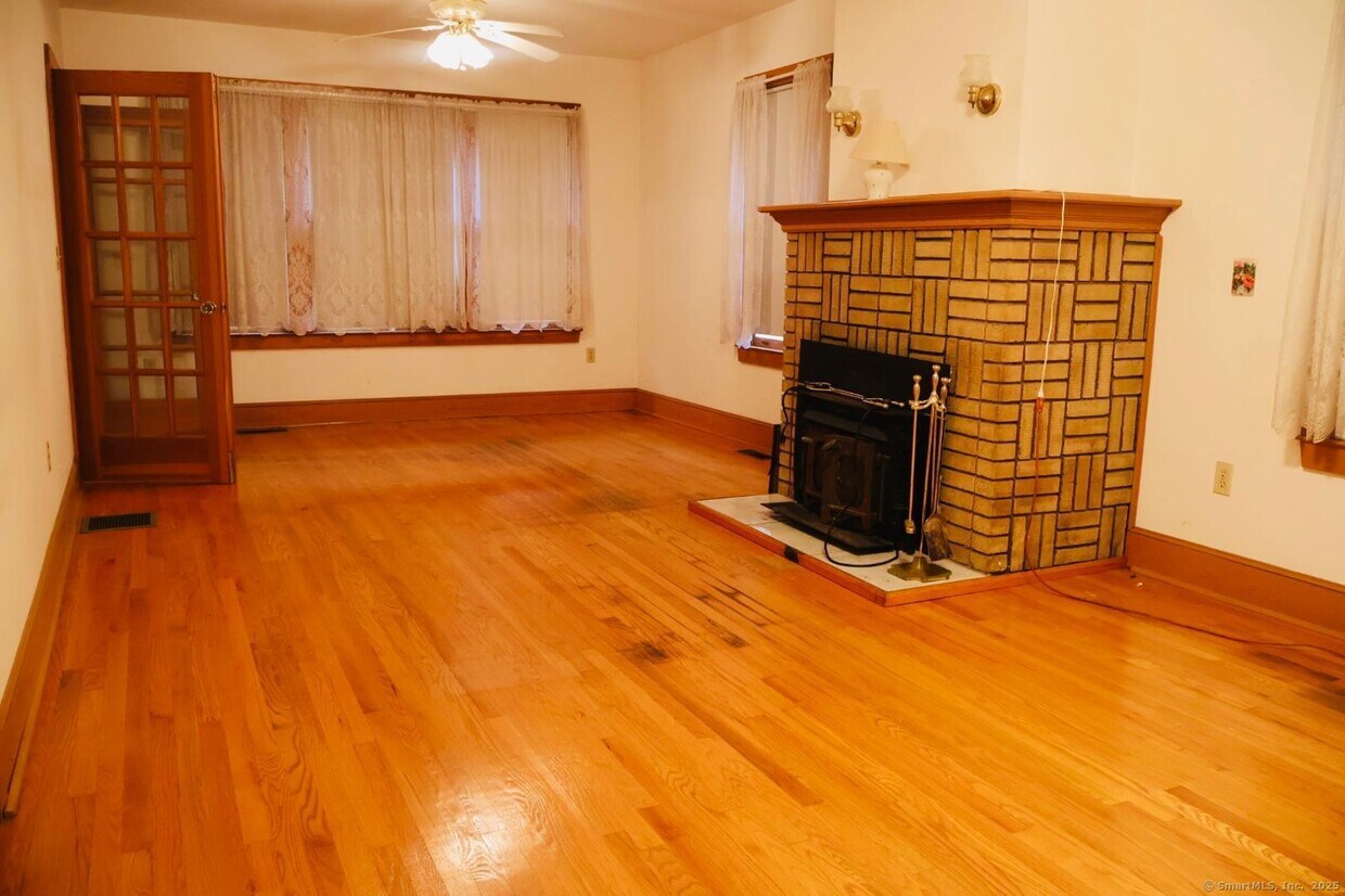 Primary Photo - 1129 N Colony Rd