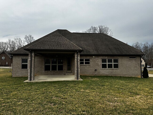 Foto del edificio - Spacious Rental in Greenbier, TN
