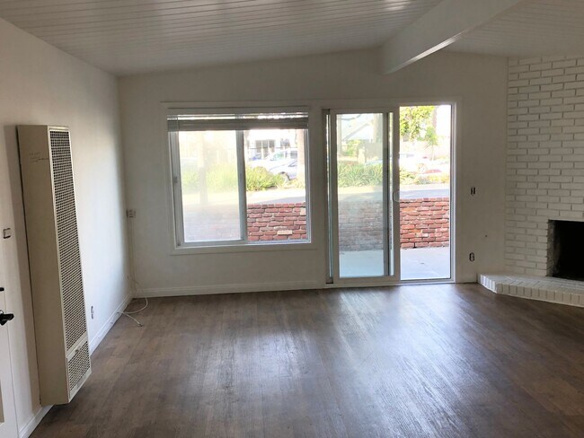 Foto del edificio - 3605 W Balboa Blvd