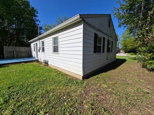 Building Photo - 3221 N Priscilla Ct