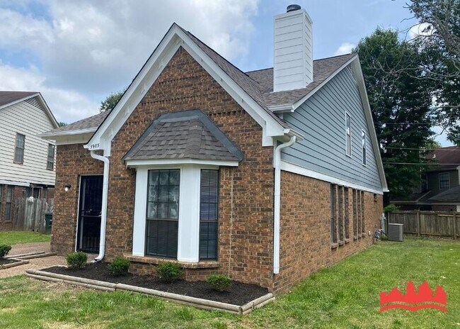 Building Photo - 5985 Mapletree Cove