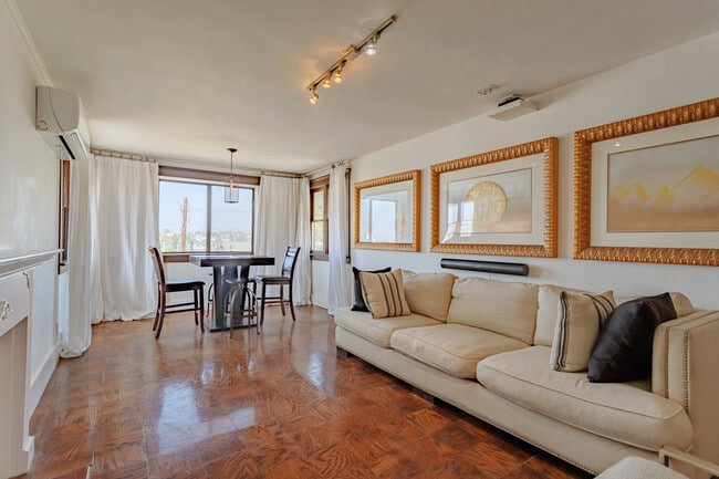 Building Photo - 1100 Coronado Ter