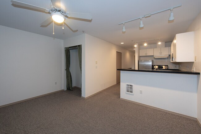 Building Photo - 1323 Boren Ave