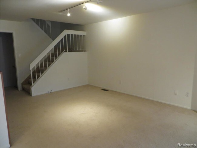 Building Photo - 1649 S Hill Blvd