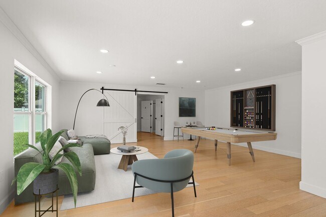 Foto del edificio - 5947 Ridge Lake Cir