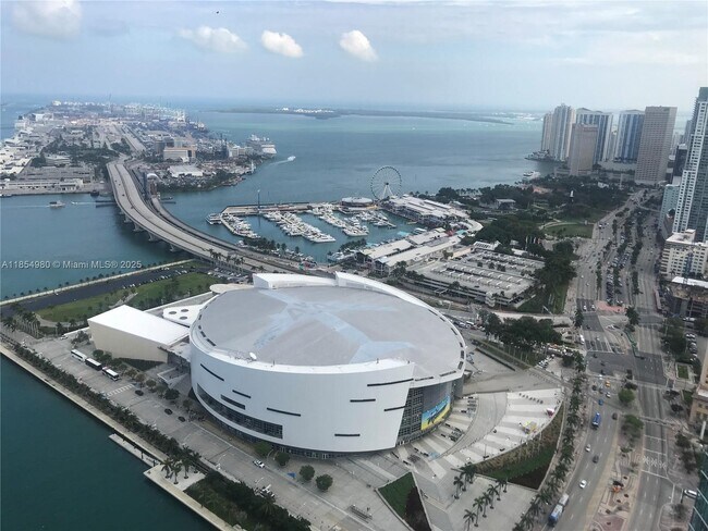 Building Photo - 900 Biscayne Blvd