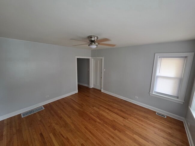 Building Photo - 4439 N Mango Ave