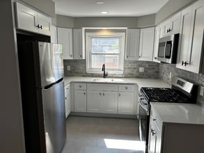 Building Photo - 209 1st Ave
