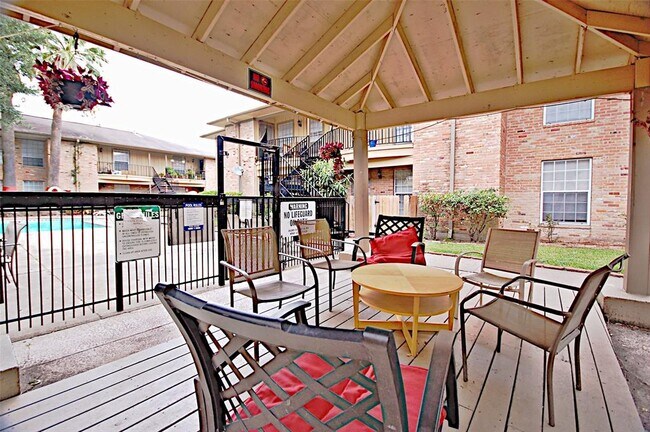 Foto del edificio - 5704 Edgemoor Dr
