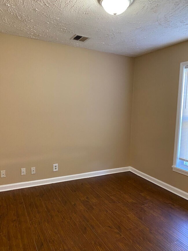Foto del edificio - Quick Access to Post! Cute 2 bedroom 1 Bat...