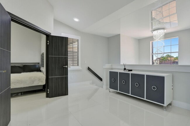 Building Photo - 6584 Villa Sonrisa Dr