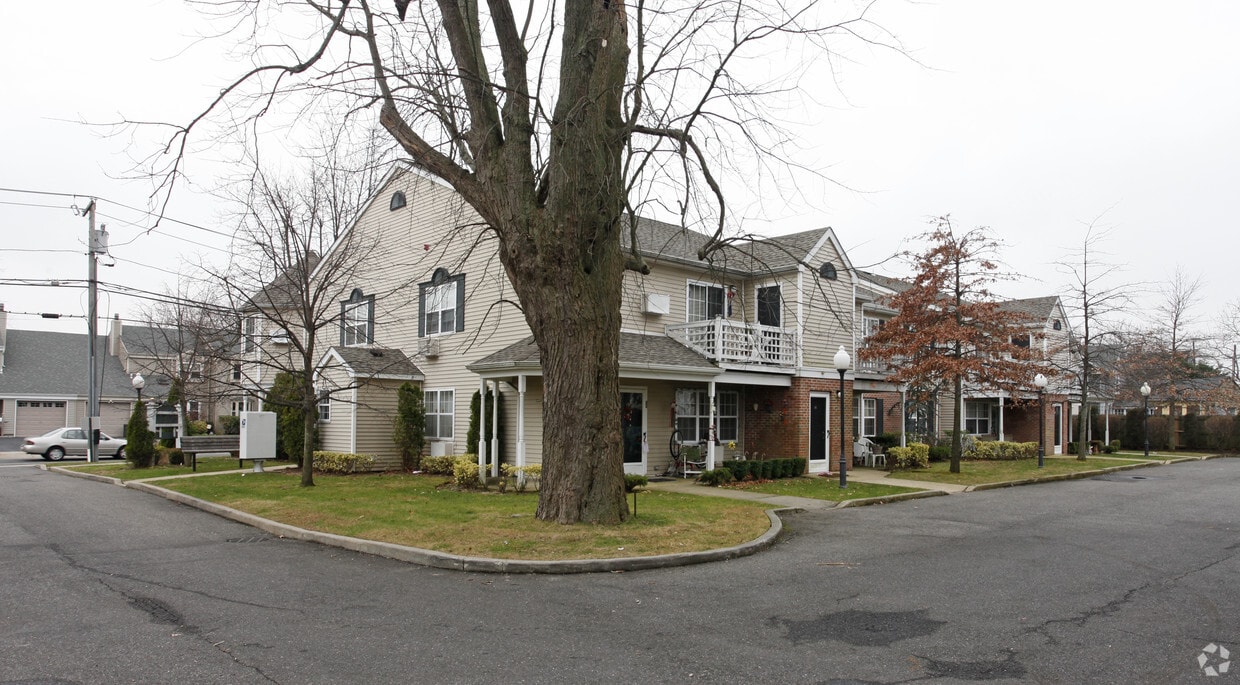 Fairfield Renaissance Apartments - Bay Shore Ny Apartmentscom