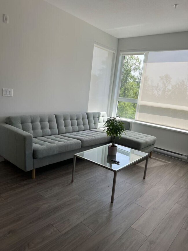 Photo du bâtiment - 6438 Byrnepark Dr