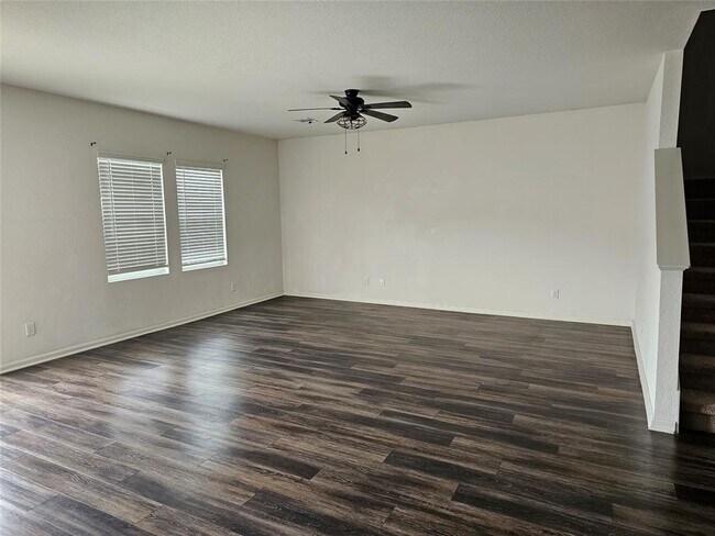 Foto del edificio - 2056 Spindletree Ln