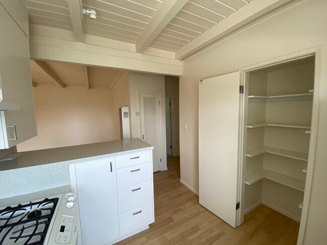 Foto del edificio - 636 1st Pl