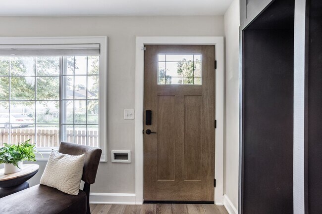 Foto del edificio - 818 E 50th St