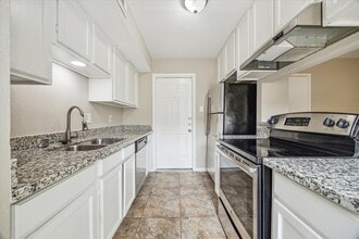 Building Photo - 10311 Richmond Hill Dr