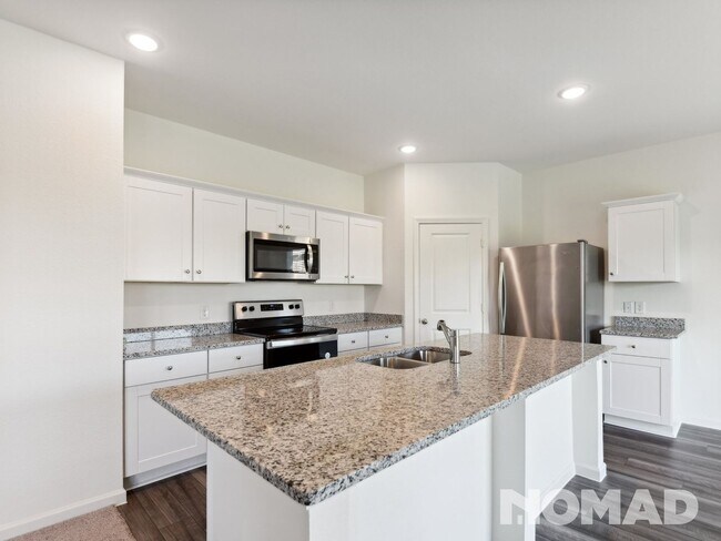 Foto del edificio - 5 Bedroom, 3 Bath Single Family Home in Cr...