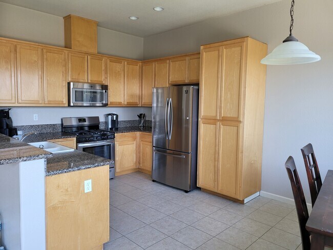 Building Photo - 1130 Smoky Hollow Dr