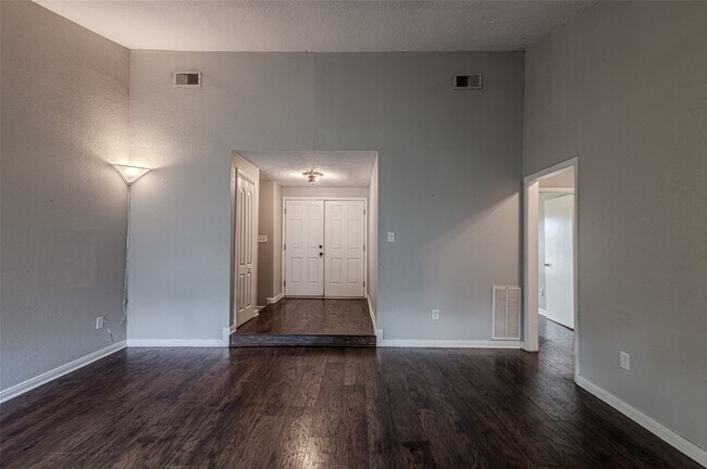 Foto del edificio - 9702 Birsay St