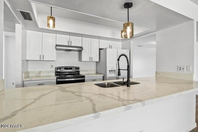 Building Photo - 3431 W Acoma Dr