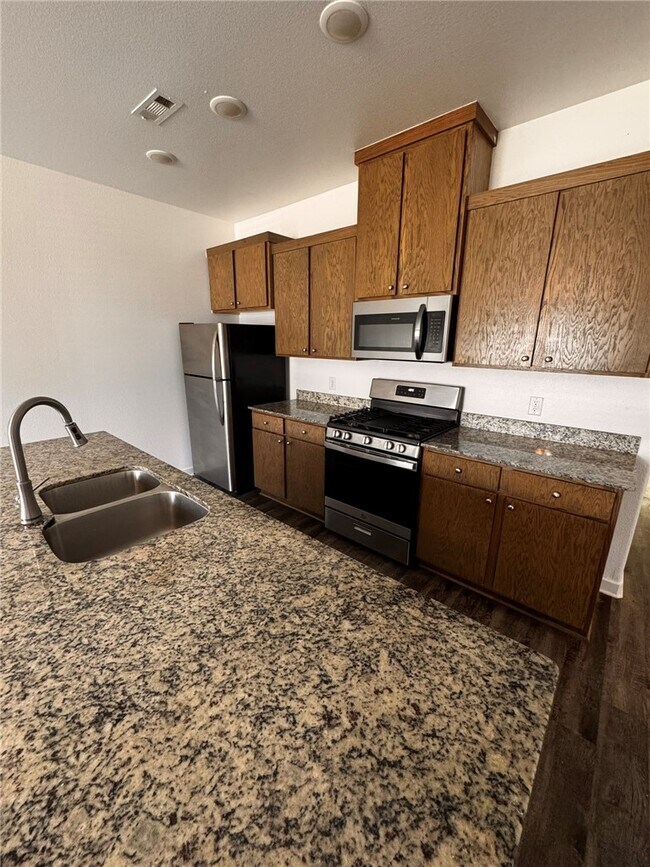 Foto del edificio - 321 Westbrook Ct
