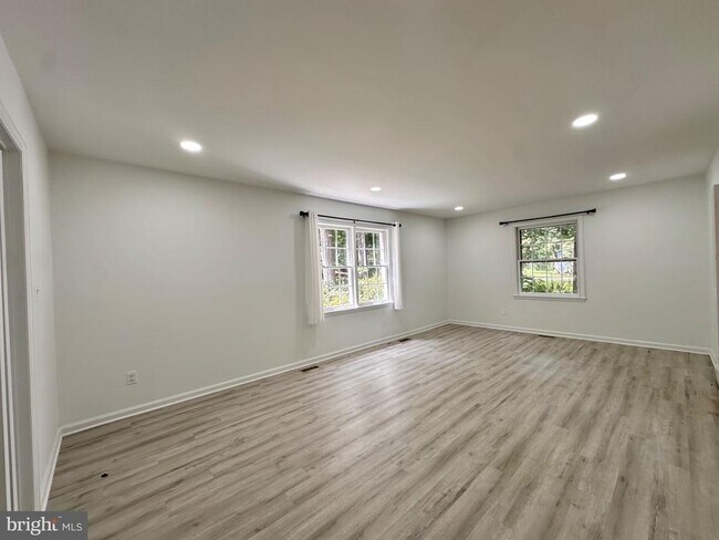 Building Photo - 13113 Laurel Glen Rd