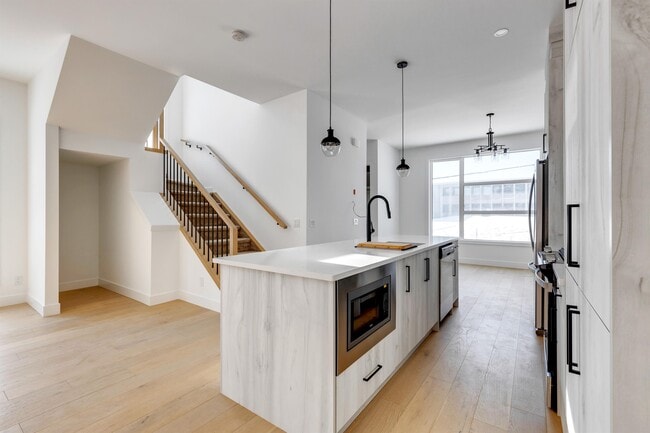 Building Photo - 2144-2151 51 Ave SW