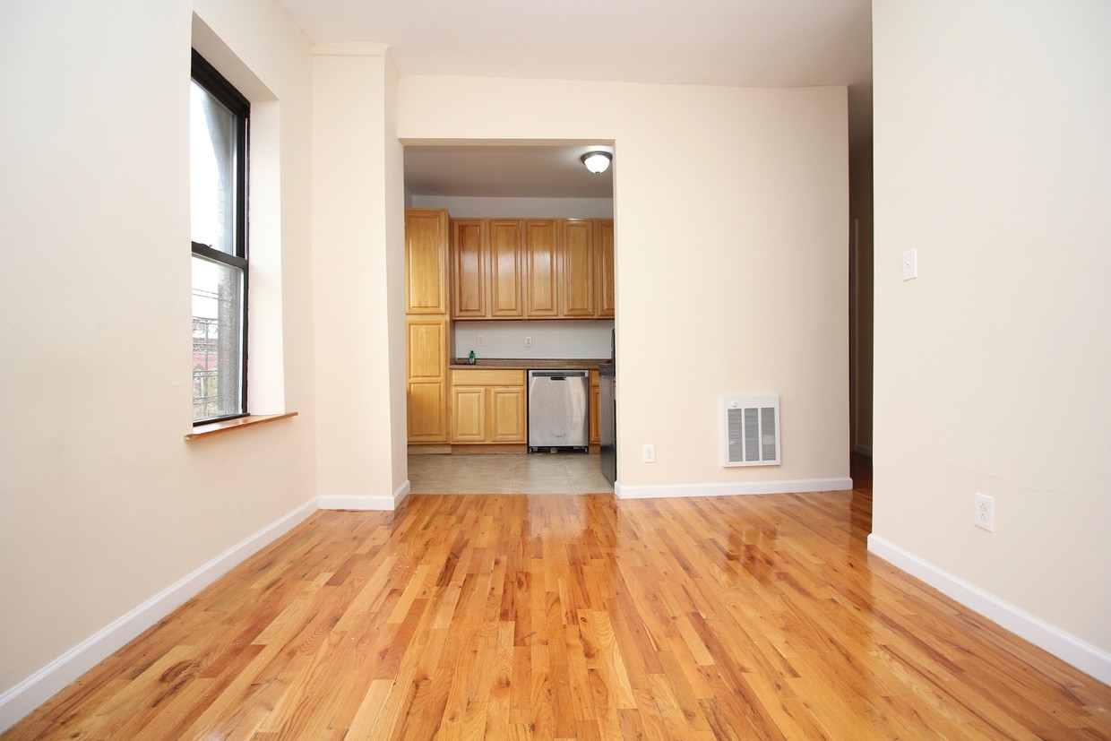 Primary Photo - 173 Bleecker St