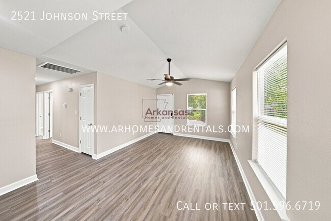 Foto del edificio - 2521 Johnson St