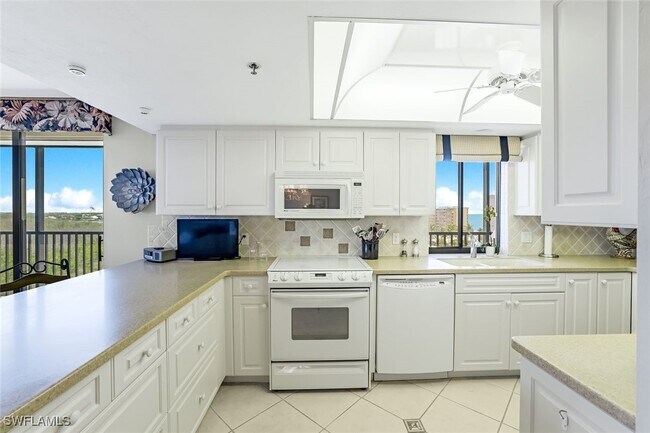 Foto del edificio - 26235 Hickory Blvd