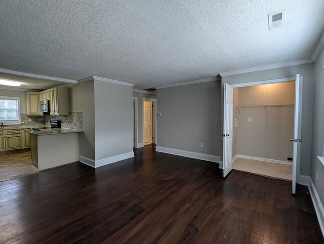 Foto del edificio - 508 Mahaley Ave