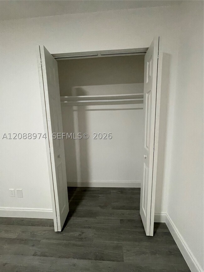 Foto del edificio - 2924 Sherwood Ln