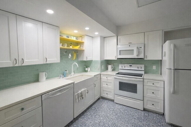 Foto del edificio - 250 Hammond Pond Pkwy