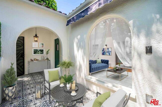 Foto del edificio - 223 N Almont Dr