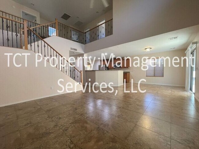 Building Photo - 4 Bedroom 3 Bath Home in North Gateway Com...