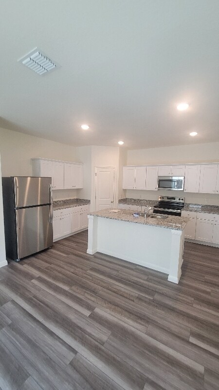 Building Photo - 16100 Larustinus St