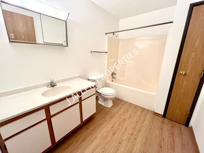 Foto del edificio - 904 Riverfront Rd