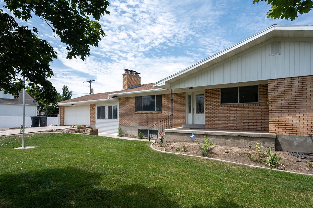 Photo - 11044 S Temple Dr (South Jordan, UT)