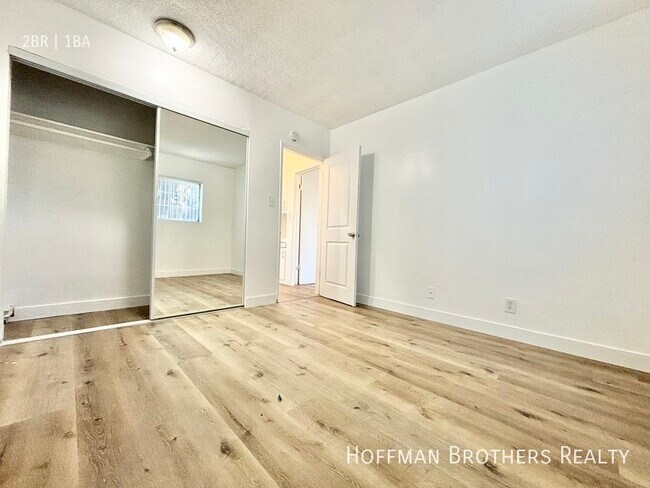 Foto del edificio - 1535 W Summit St