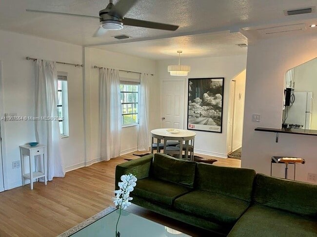 Foto del edificio - 750 Española Wy