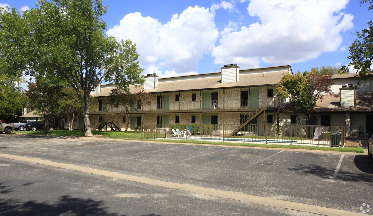Foto principal - Pharo Condominiums